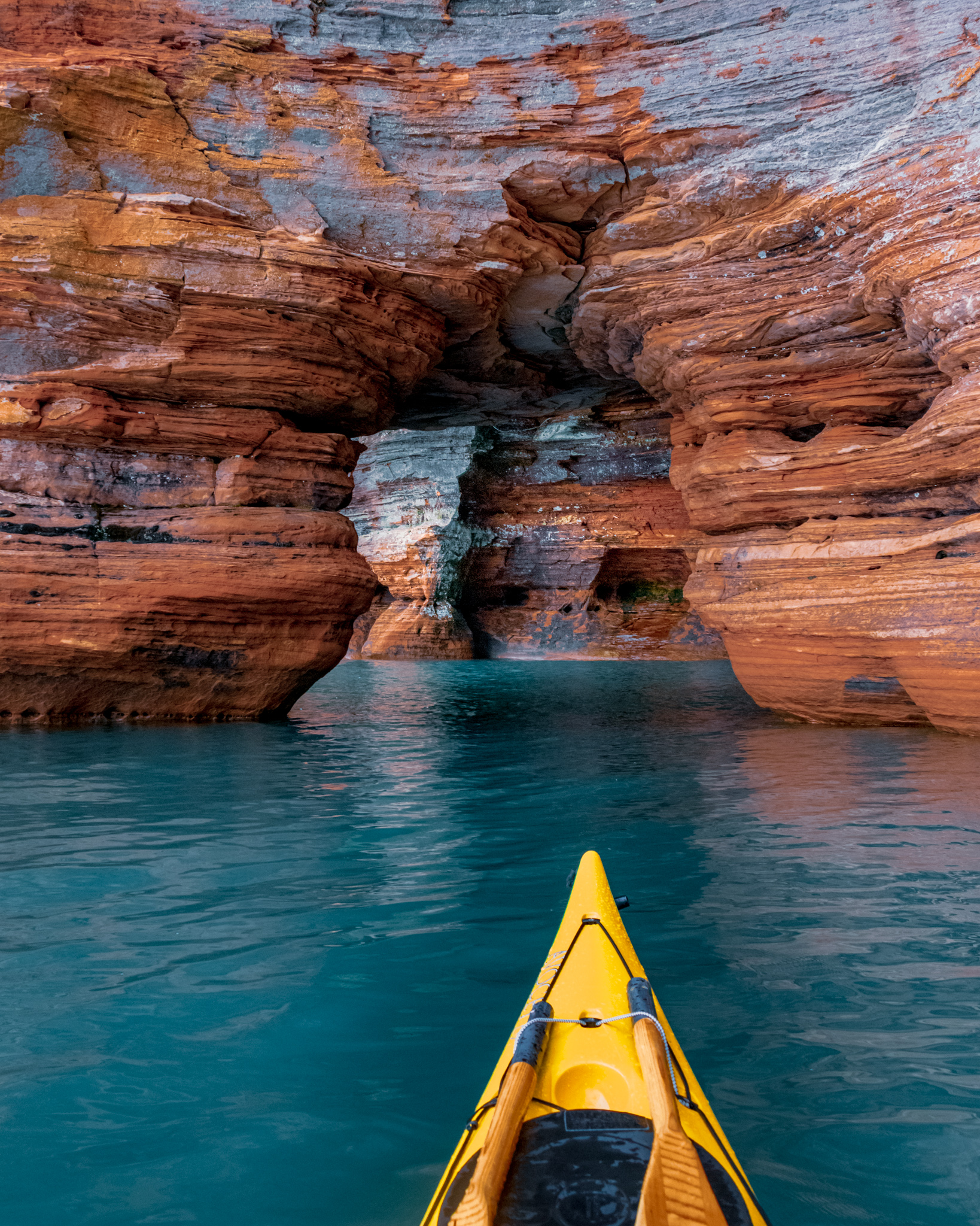 How to Visit the Apostle Islands Sea Caves - hello stranger midwest 