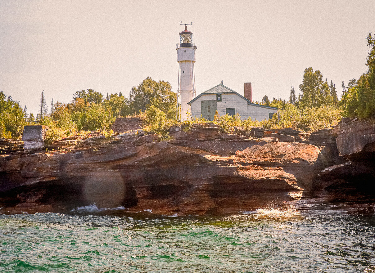 image of devil's island lighthouse on Lake Superior